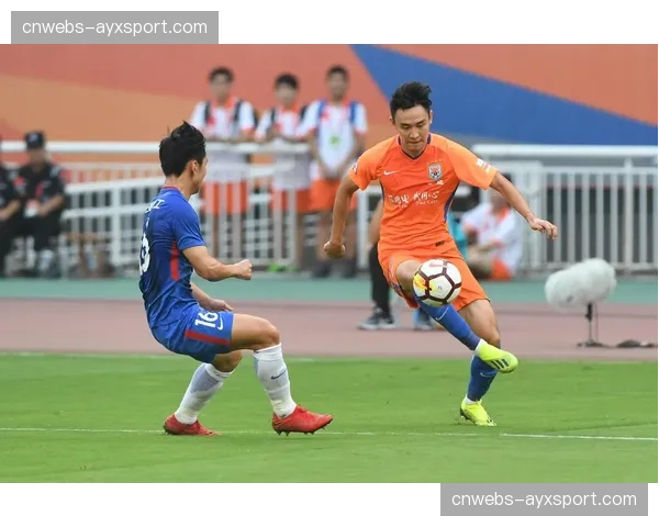 风暴对阵飞翼战况激烈：单节五次暂停打断比赛原有攻防节奏